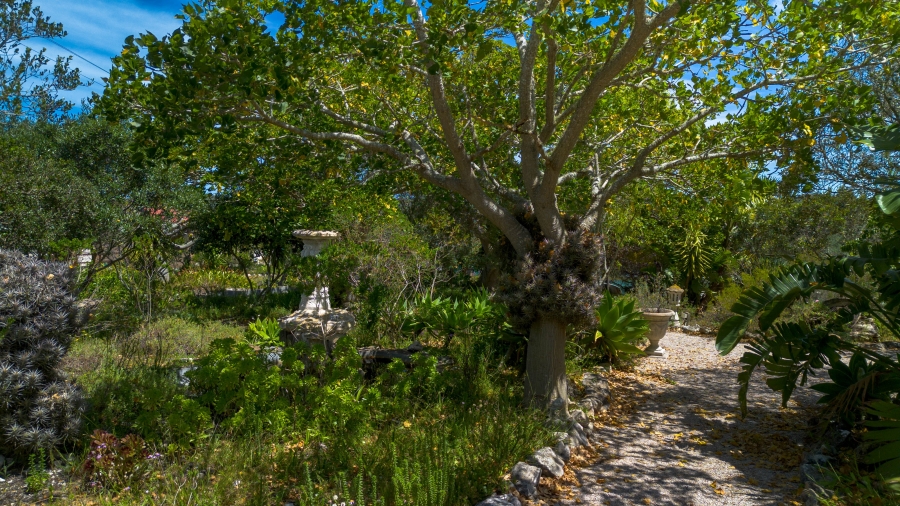 6 Bedroom Property for Sale in Stilbaai Oos Western Cape